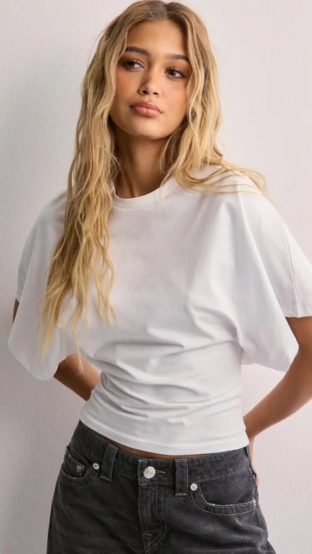Lia Clean Oversized Tee